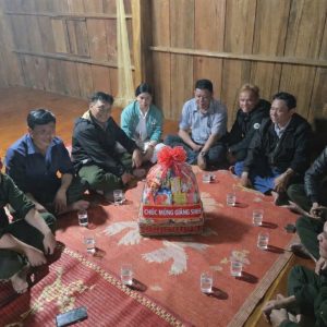 LÃNH ĐẠO CÔNG TY LÂM NGHIỆP KON RẪY THĂM VÀ CHÚC MỪNG CÁC GIA ĐÌNH CÔNG GIÁO TRONG CƠ QUAN NHÂN DỊP GIÁNG SINH 2025